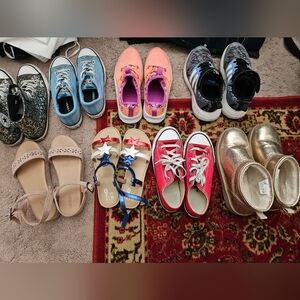 NICE ☆ Girls "LOT of 8" Shoes, Size 3 & 4, CUTE!
